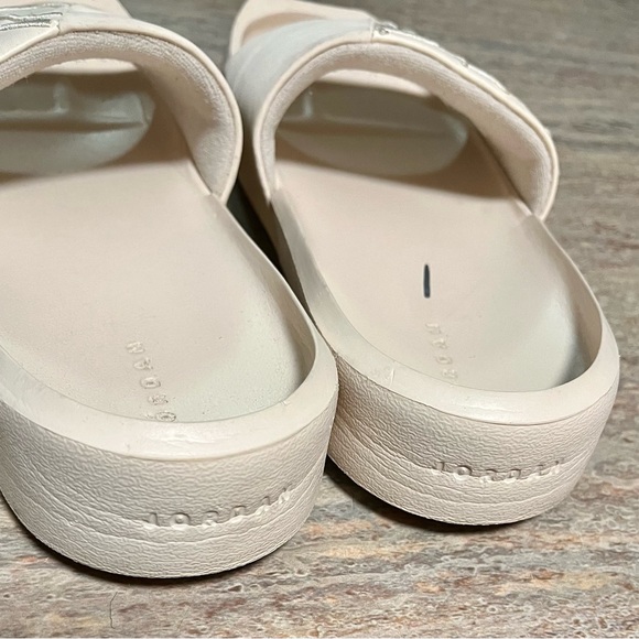 Jordan slides - Picture 11 of 16